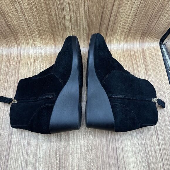 CROCS Leigh Black Suede Wedge Ankle Chelsea Boot Bootie Women’s Size 9.5 - Picture 5 of 9